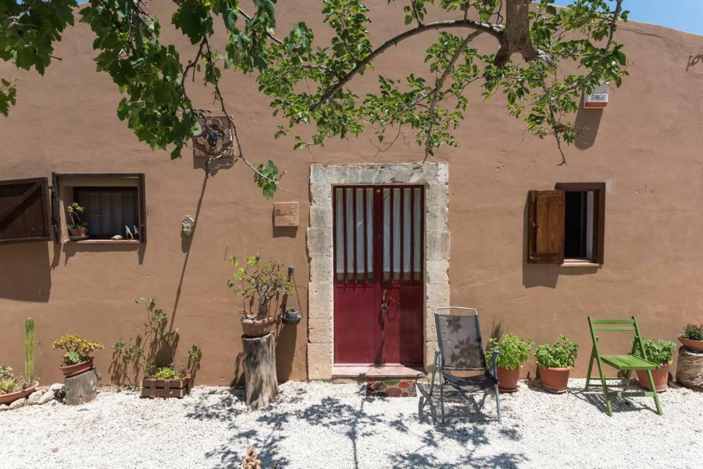 Agriturismo Terra Di Pace Noto Exterior foto